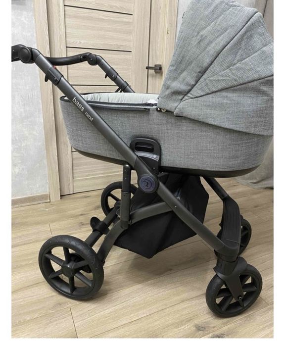 Продам новую коляску