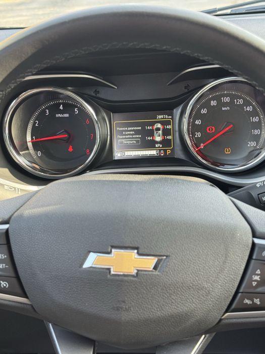 Tracker2 qora rang sotiladi