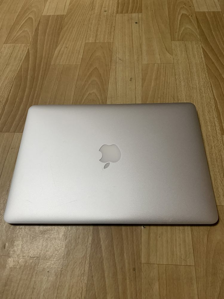 Макбук air 2015 год 128гб macbook продам