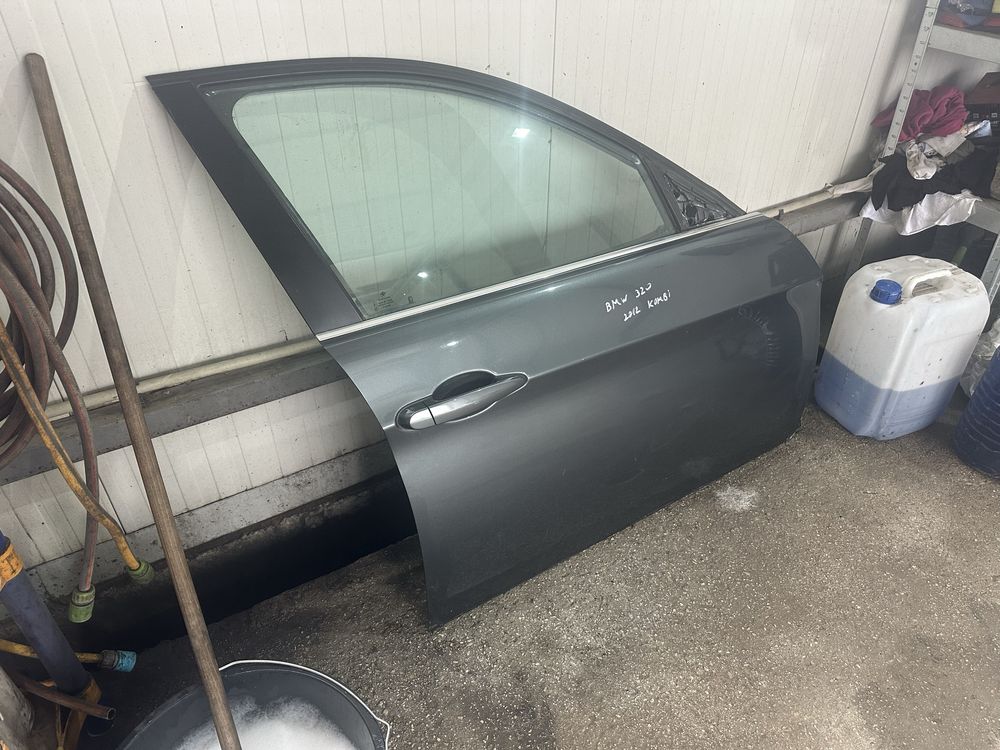 Предна дясна врата за BMW E91 face