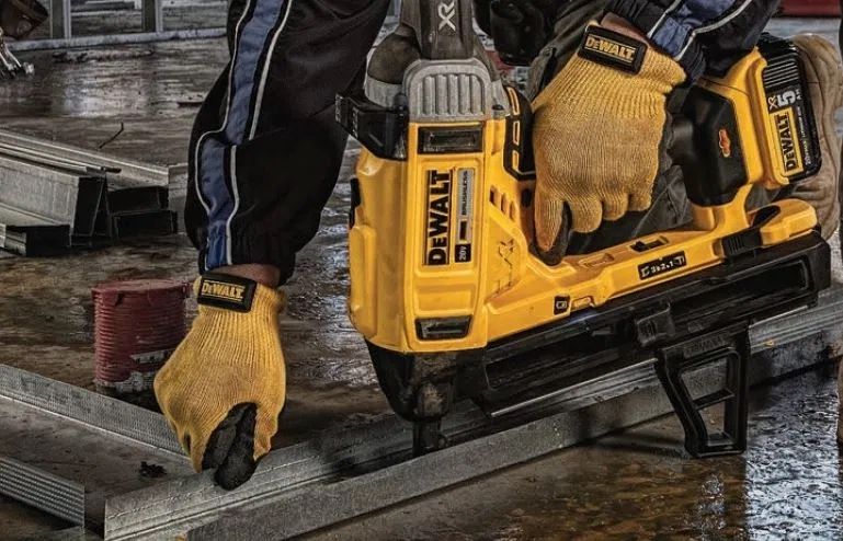 Акумулаторен Такер DeWALT DCN890NT / за бетон и метал / 18V XR