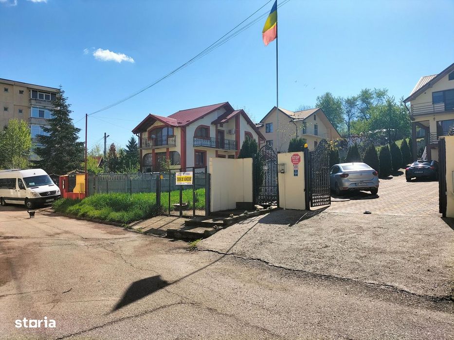 Teren central de vânzare, pentru casă sau afacere!