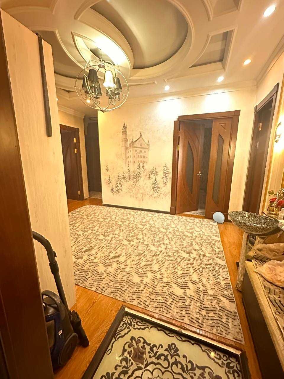 продается 6ти комнатная квартира дуплекс 190м2