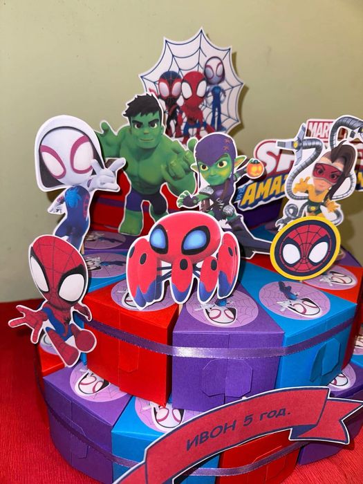 Картонени торти за рожден ден