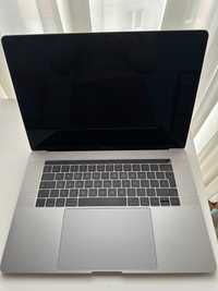 MacBook Pro 15”, i7, 256 GB