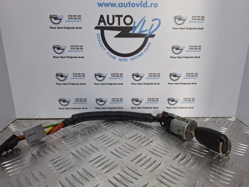 Contact cu cheie Opel Vivaro