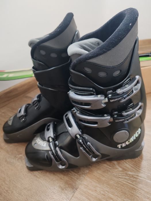 Vând echipament schi împreună sau separat