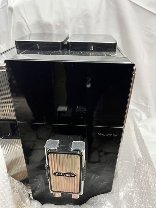 Vand masina DeLonghi