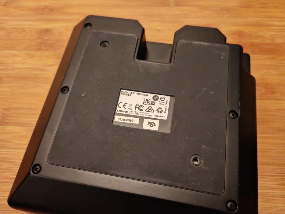 Set 4 Microfoane Shure MXW 1 si 2 , Dock MXWNCS4, SM86, DH5T