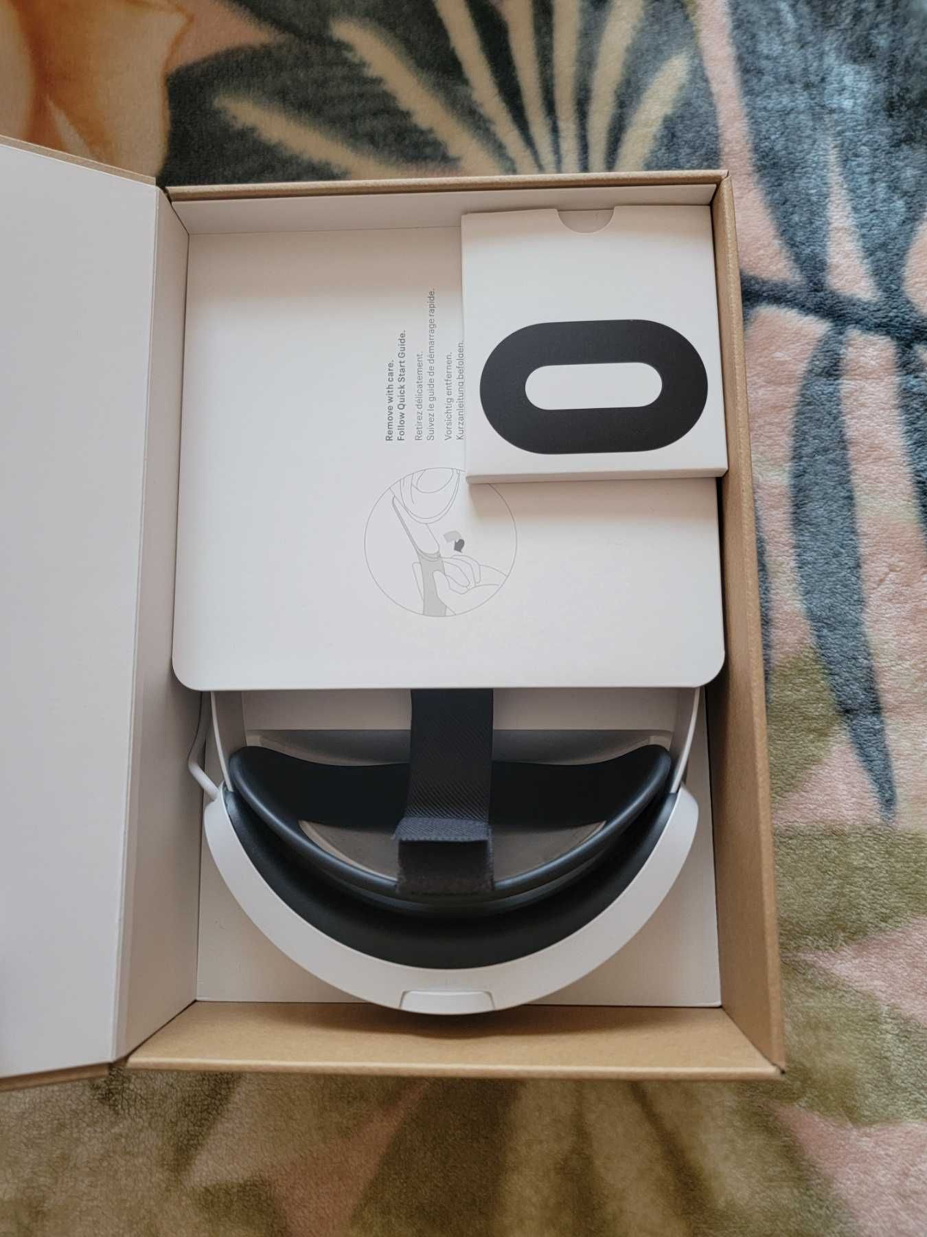VR Очила Meta Quest 2+ elite strap with battery.