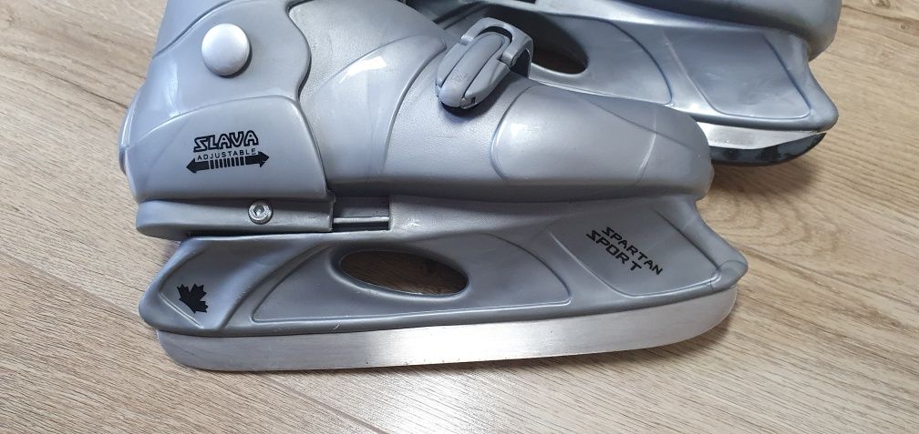 Patine Spartan 37-40 Dimensiune reglabila.

Transport prin olx fan cou