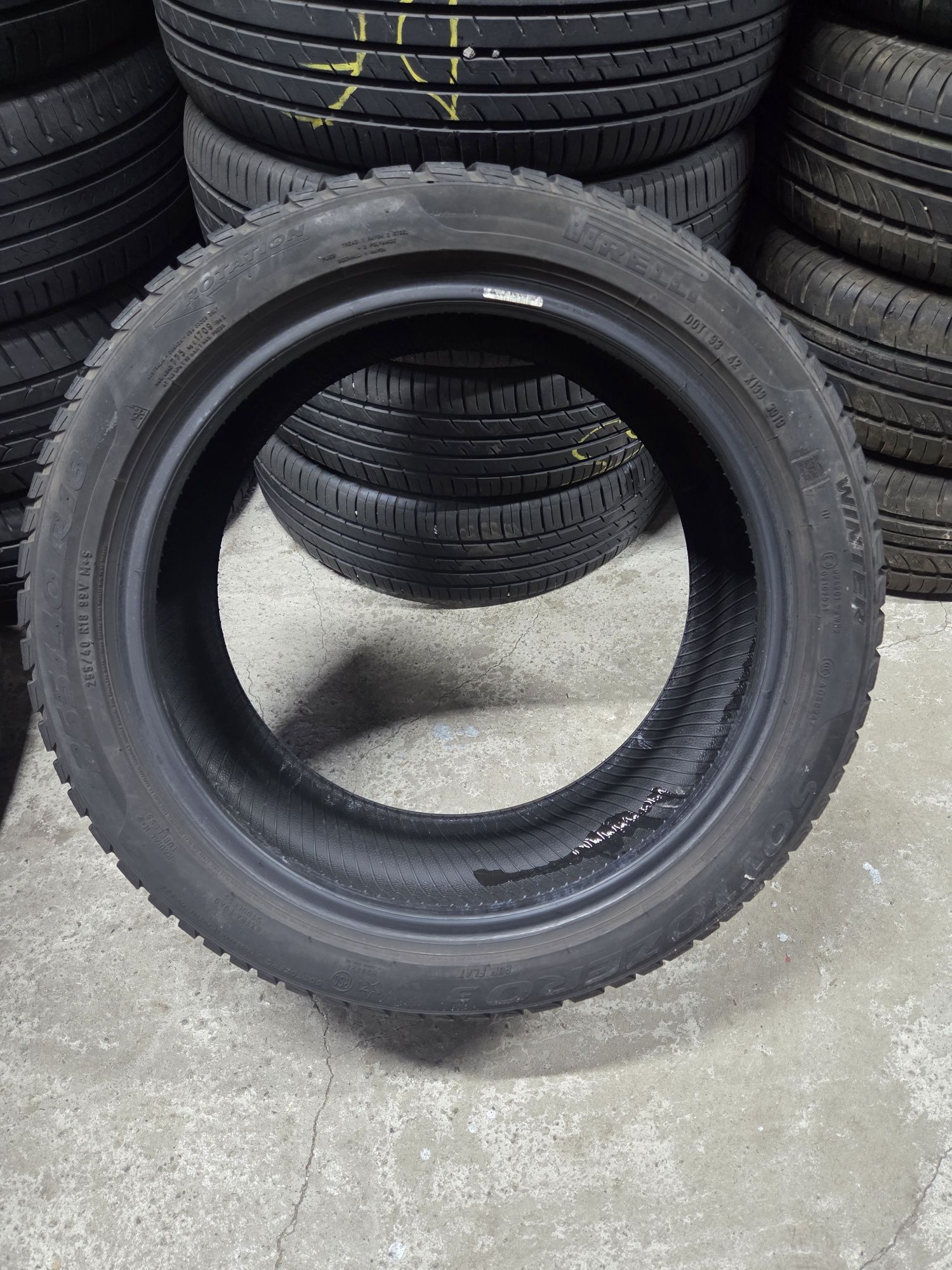 Set 4 anvelope SH iarna BMW Pirelli 225/45/18 cu 255/40/18 Run Flat