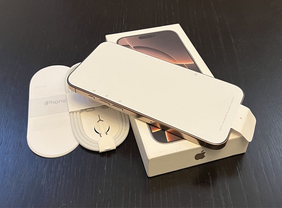 iPhone 16 PRO MAX 512GB 5G CA NOU GARANTIE ! Desert Gold Titanium 256