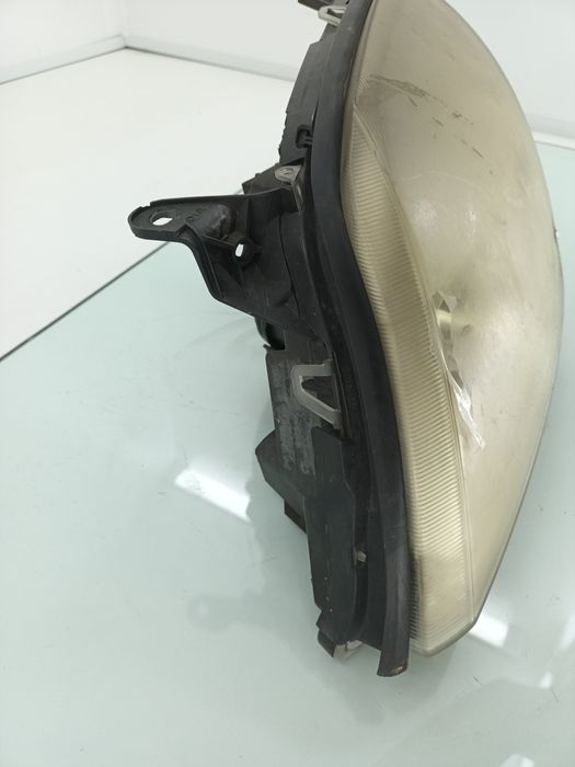 Dezmembrez Far stanga de pe Opel VECTRA C 2002-2008