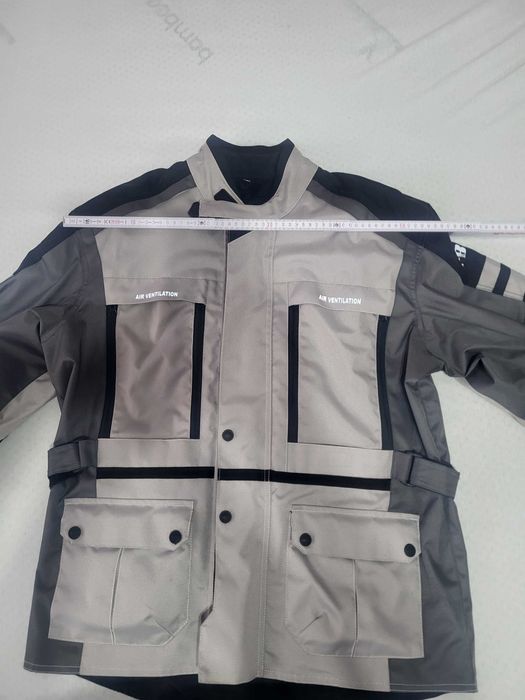 Costum moto aproape nou