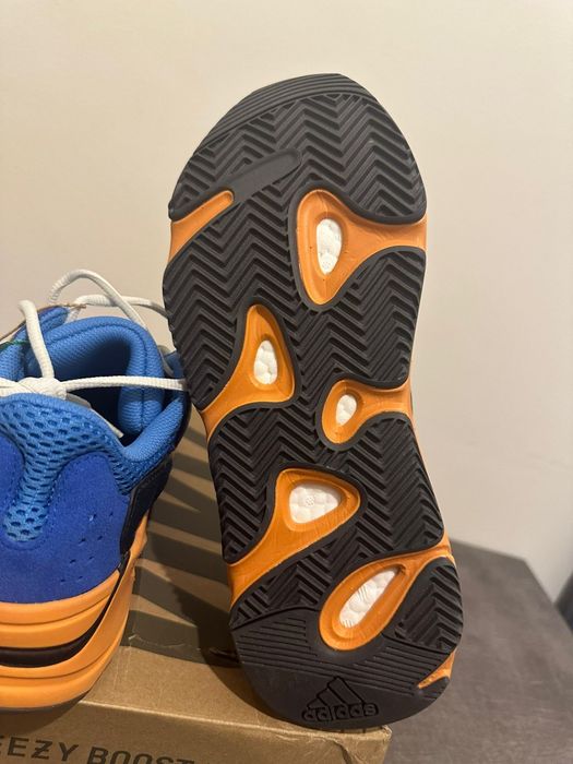 Adidas Yeezy Boost 700 - Size 42