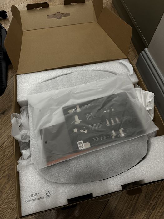 Моющий Робот пылесос BORK