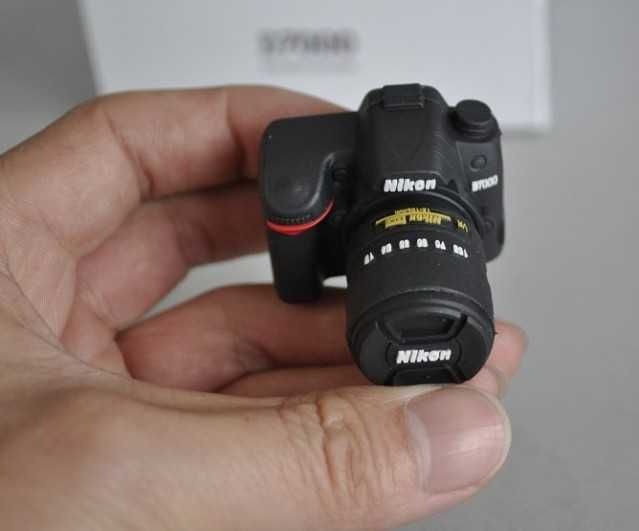 Флашка фотоапарат Никон / 16 GB / Nikon