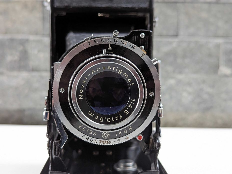 Camera foto de colectie ZEISS Ikon Nettar 515/2, folding, burduf