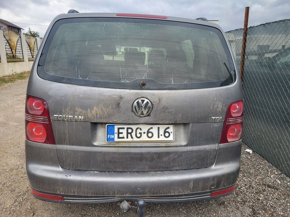 Citeste anuntul Pentru dezmembrat VOLKSWAGEN Touran 1.9 TDI BXE 7 LOC