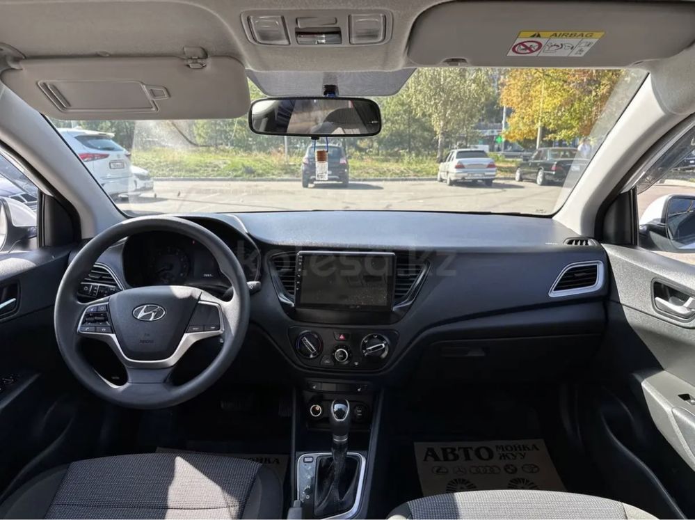 Арендаға Hyundai Accent, 2022 ж. 1,6 объем.