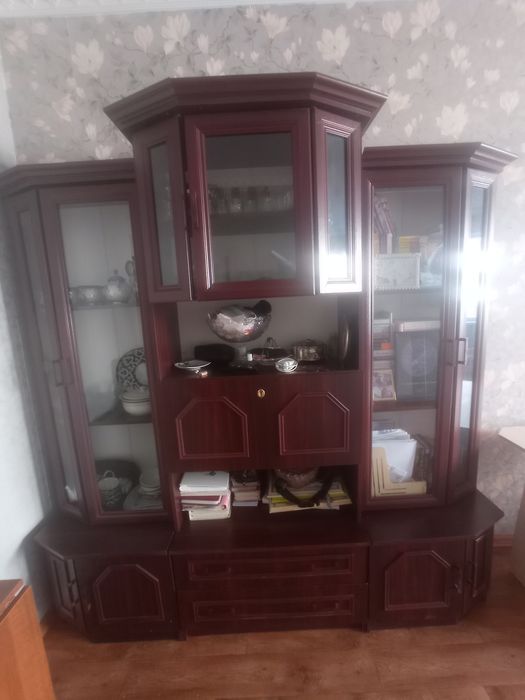 Стенку в гостинную