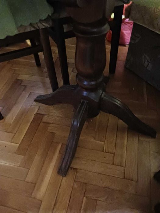 Трапезна маса., троянска мебел.