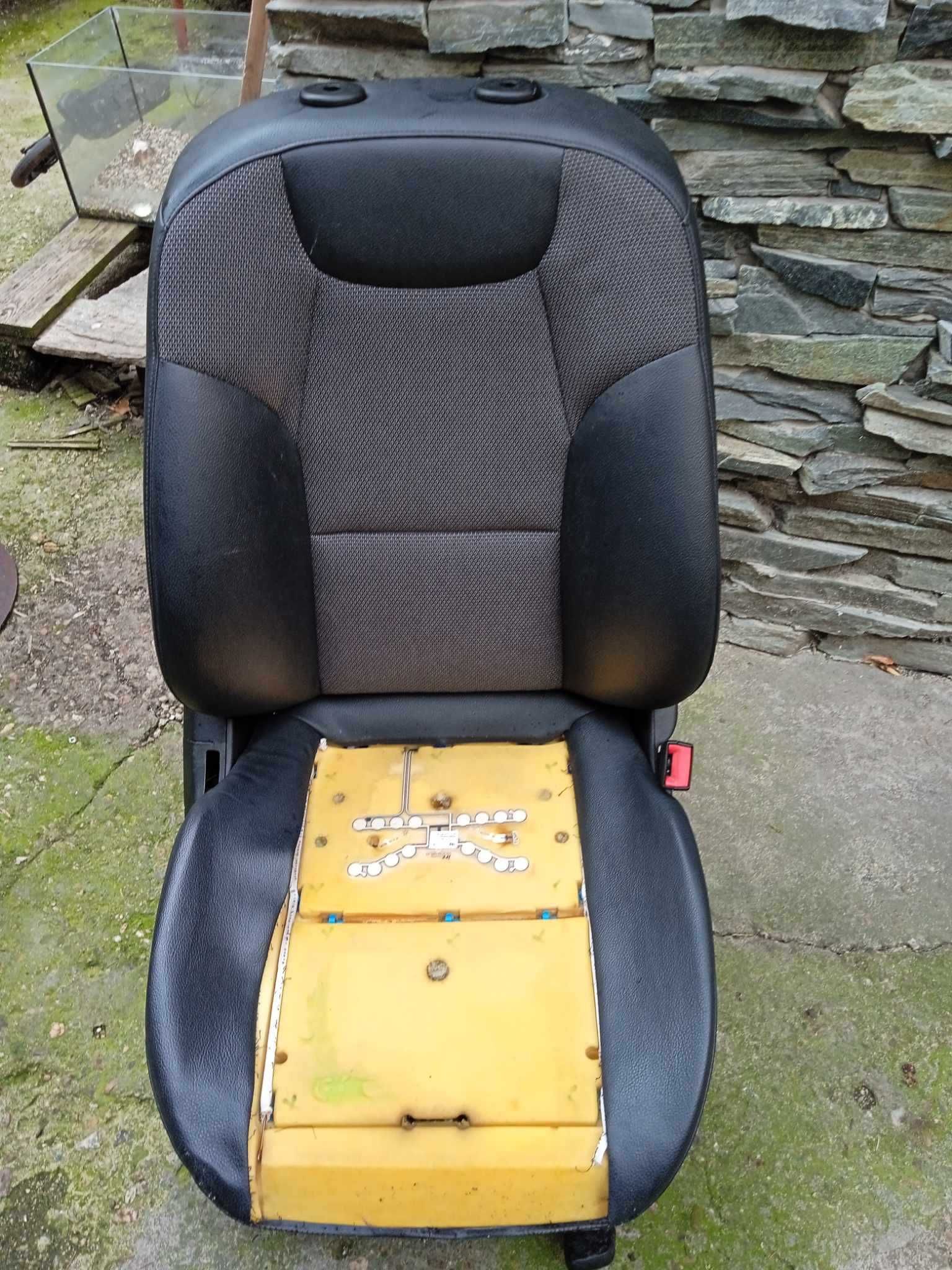 Седалка за mercedes W 204 полукожа с Airbag за части електрическа
