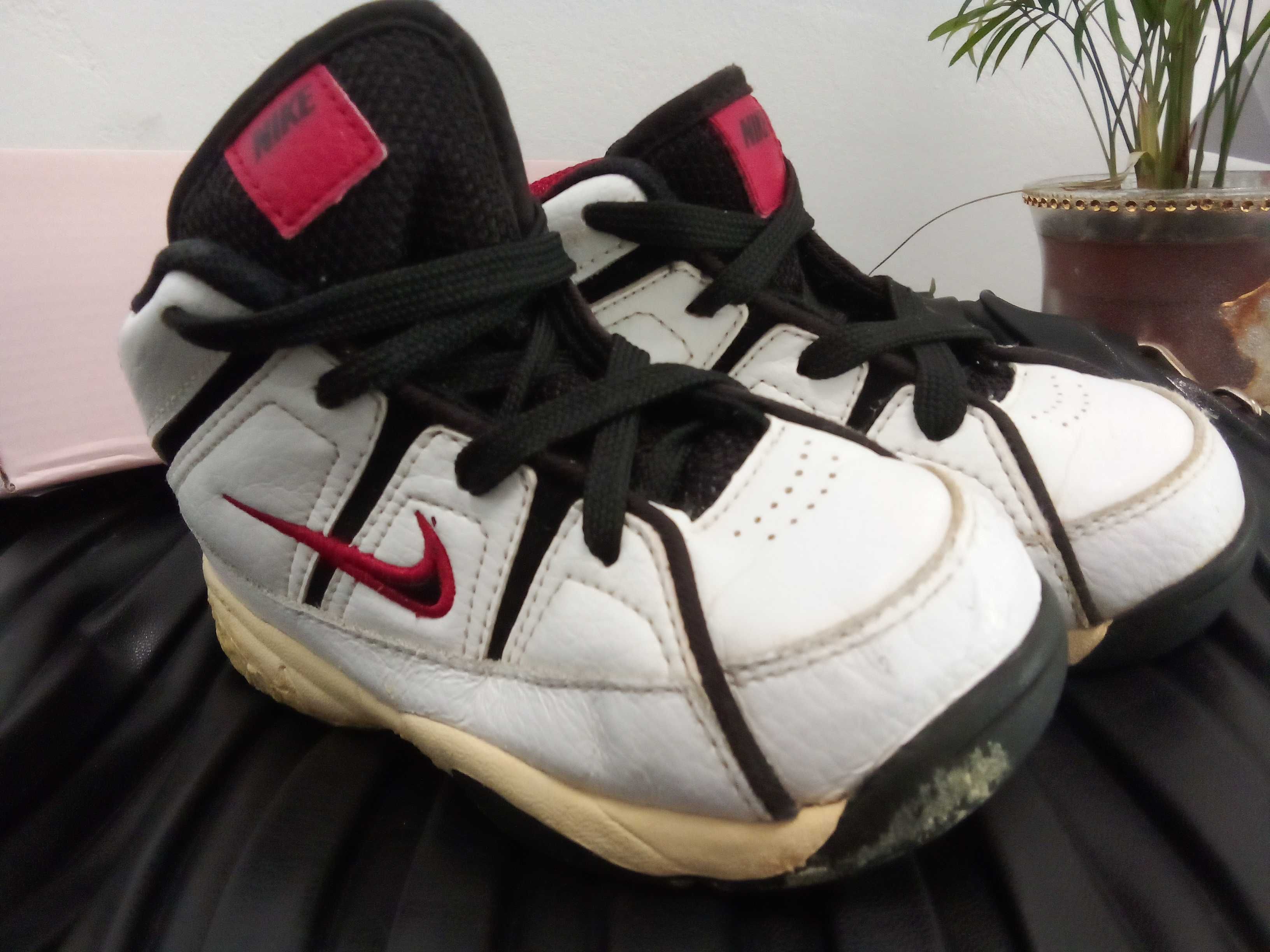 Кожени кецове Nike 24 н-р - 8 лв.