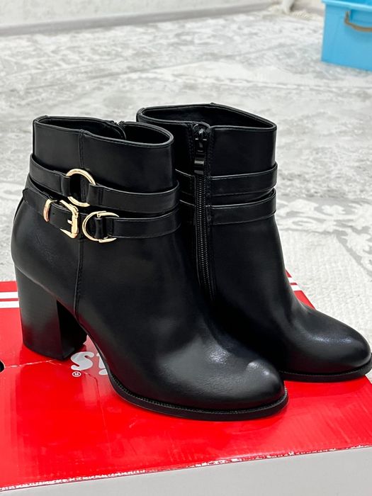 Продам кожанные сапожки на замке