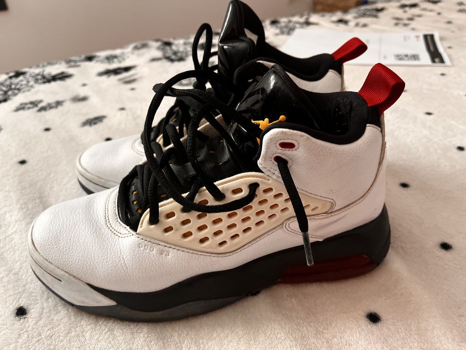 Adidasi jordan marimea 39