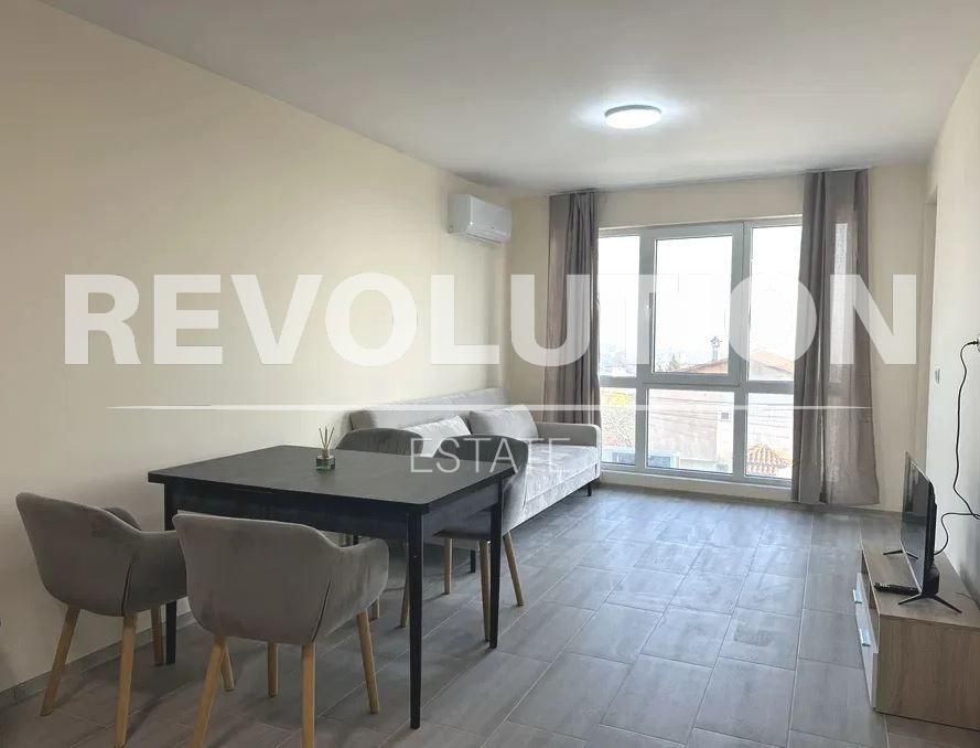 Двустаен апартамент в района на м-т Пчелина!