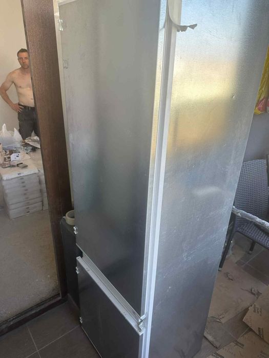 Хладилник BOSCH за вграждане