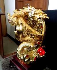 Золотой сувенирный дракон