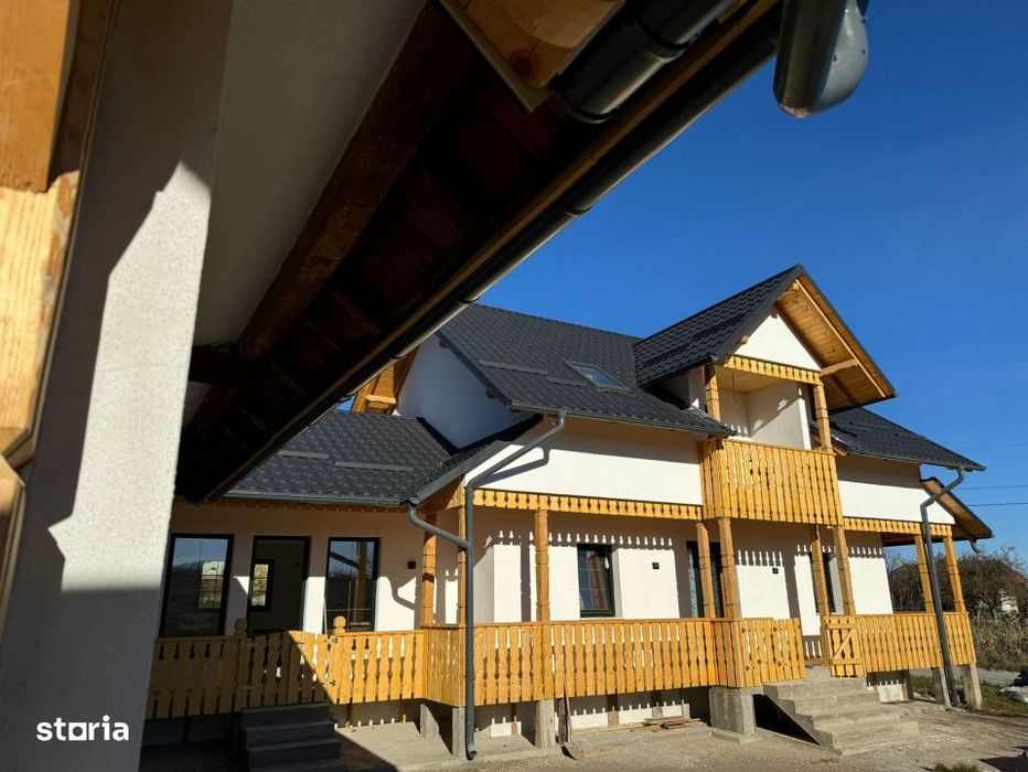 Casa de  vis la tara - vedere panoramica - living 60 mp - in inima  Ca