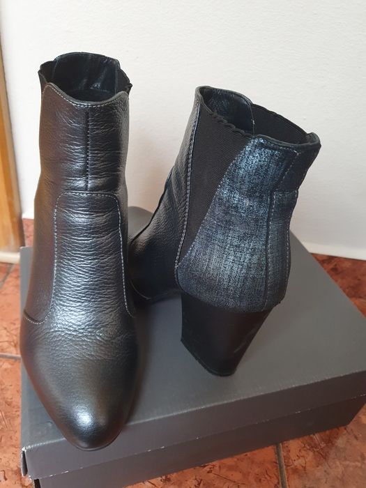 Vând Botine Garkony