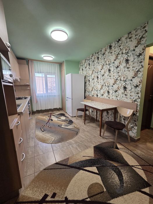 Închiriez apartament