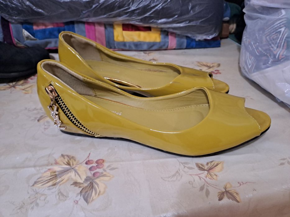 Продаем обувь за дешево