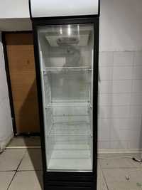 Продам холодильник витринный