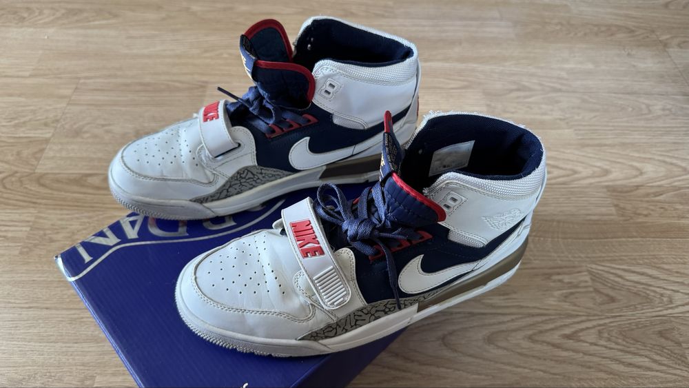 Nike Air Jordan Legacy 312 - alb/bleumarin/rosu (45)