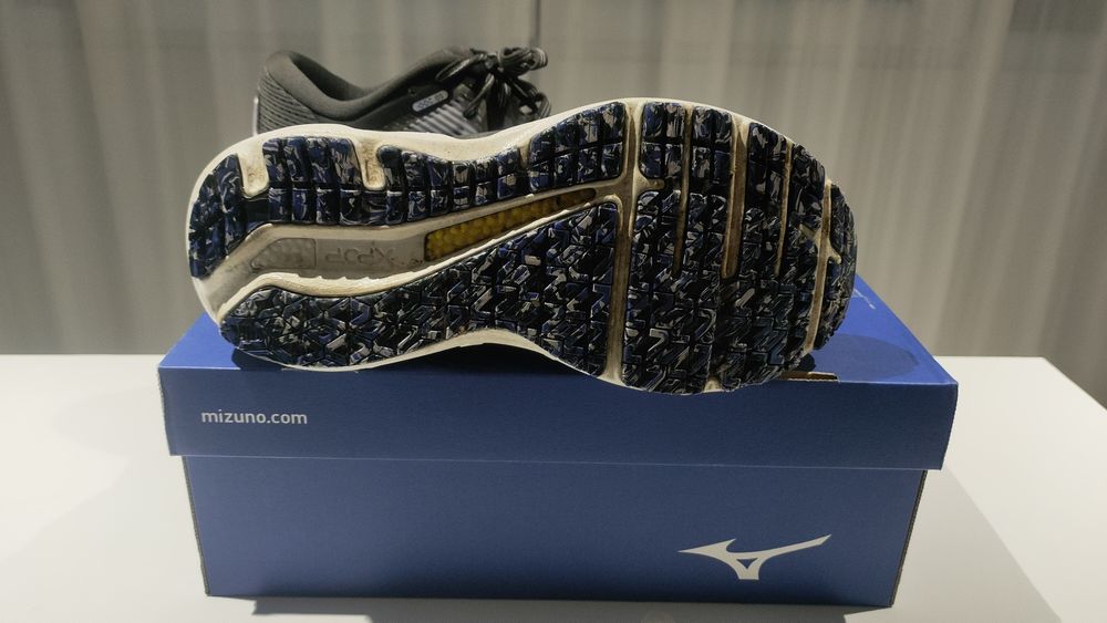 Adidasi de alergare Mizuno wave Horizon 5