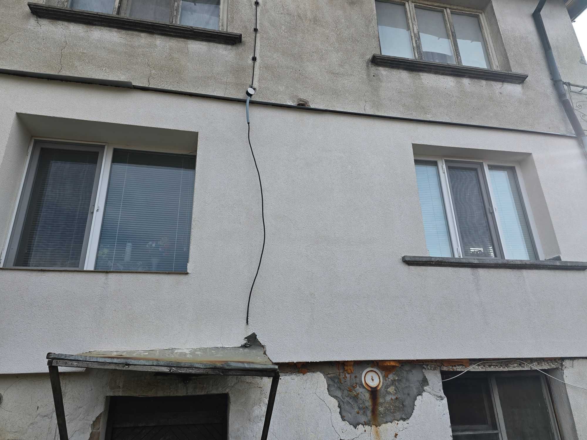 Самостоятелен Етаж от къща Устово