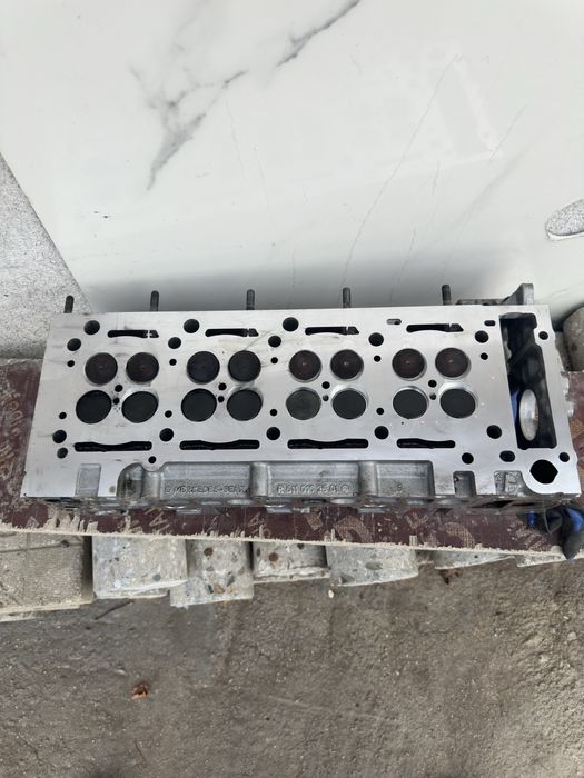 Глава за мерцедес 2.2 дизел ом646 За Части