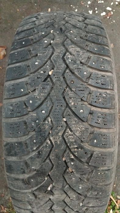 Продам шину 1шт  тайота каролла