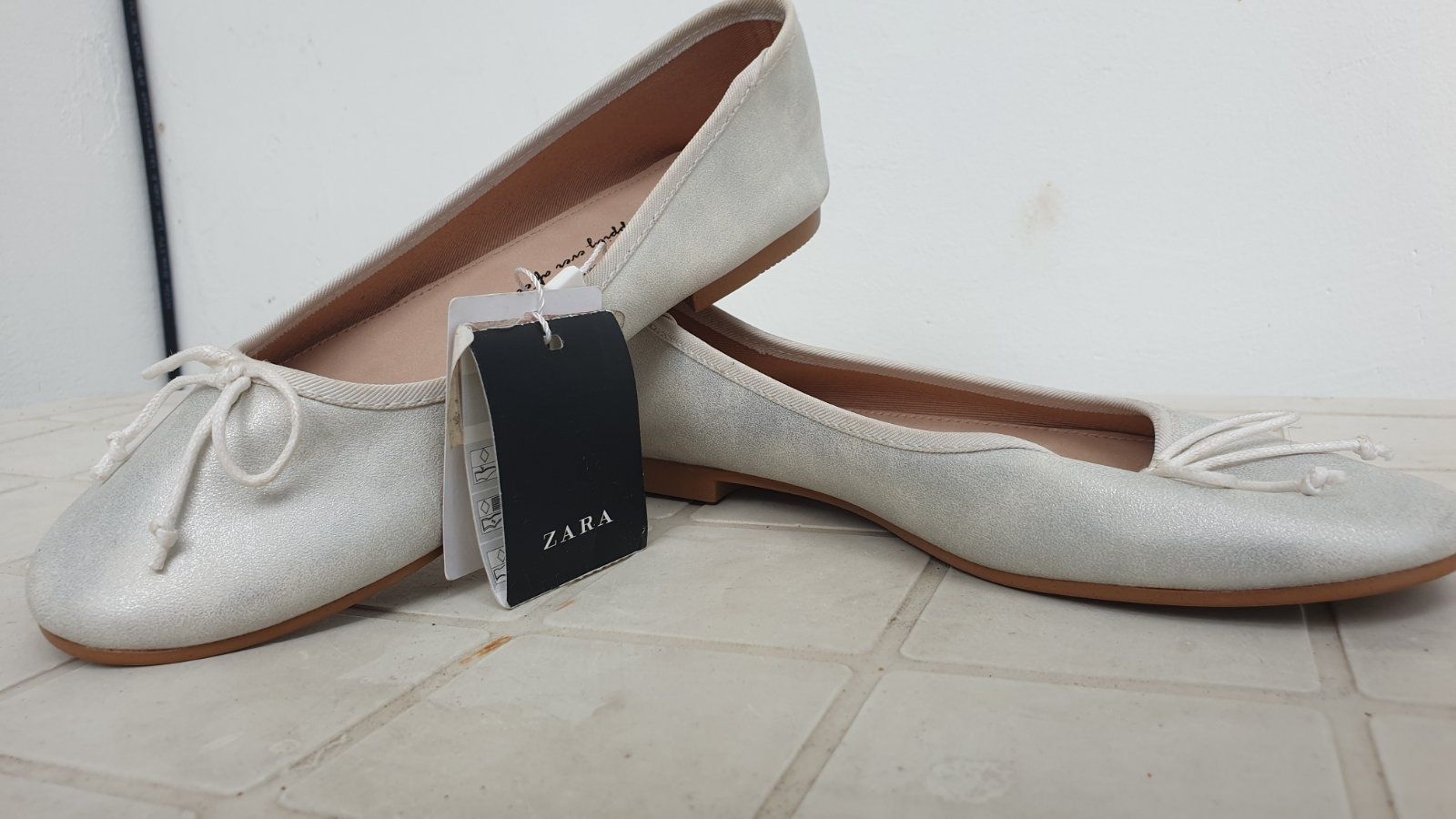 Неизползвани обувки Zara с етикет