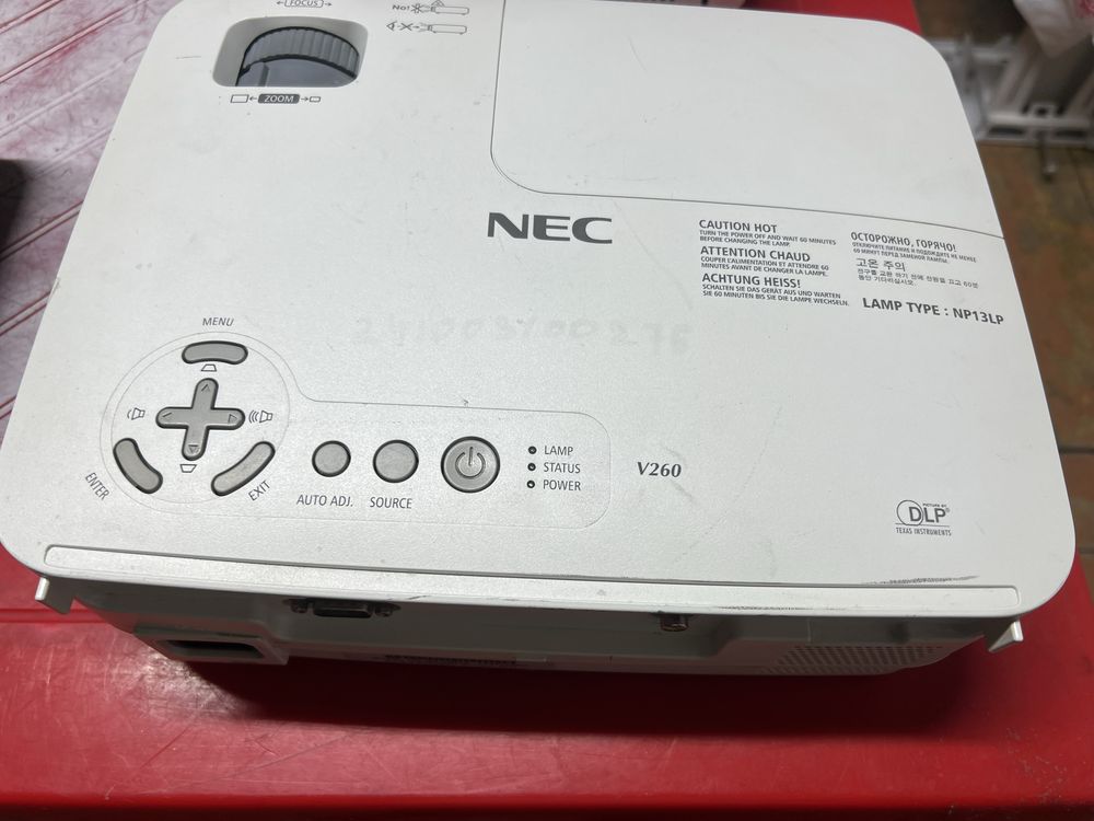 Проектор NEC V260
