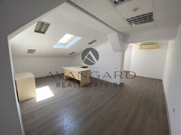 Продава се Офис в Пловдив, Център - 95 кв.м за 918 €/кв.м - Снимка #1