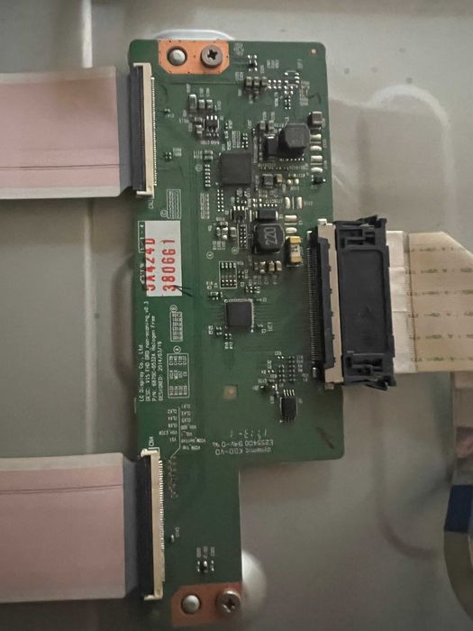 LG 42LB5500,42LF5800,43LH5100 счупени дисплей.