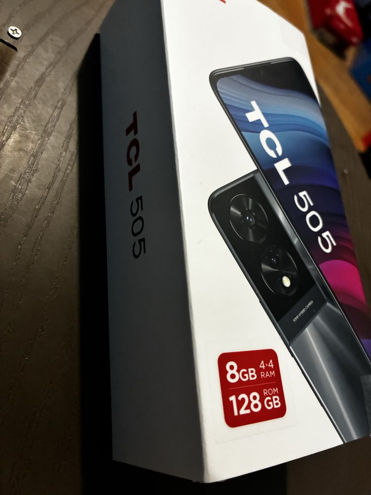 Продавам TCL 505