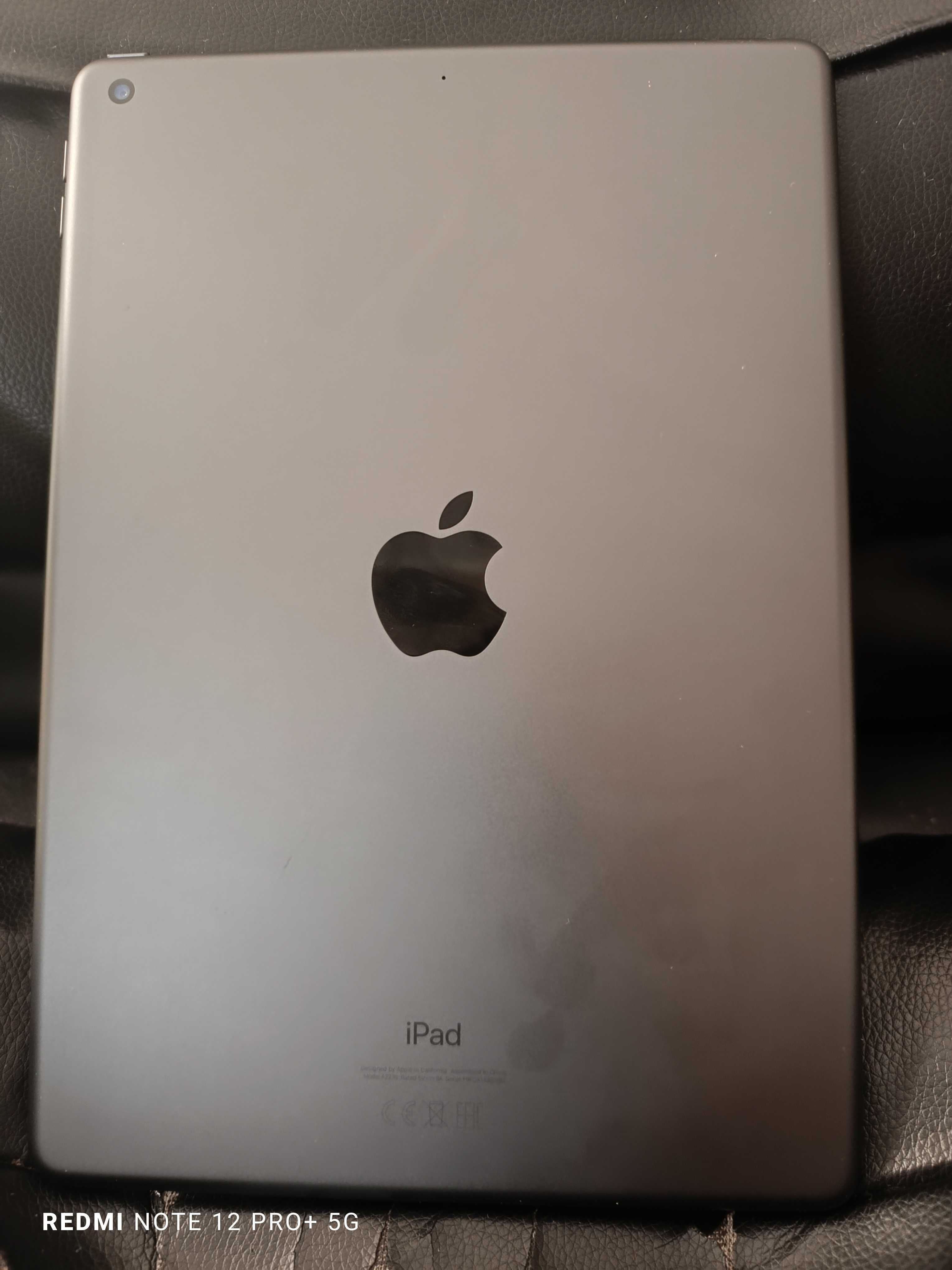 Продавам Ipad 8 128 ГБ
